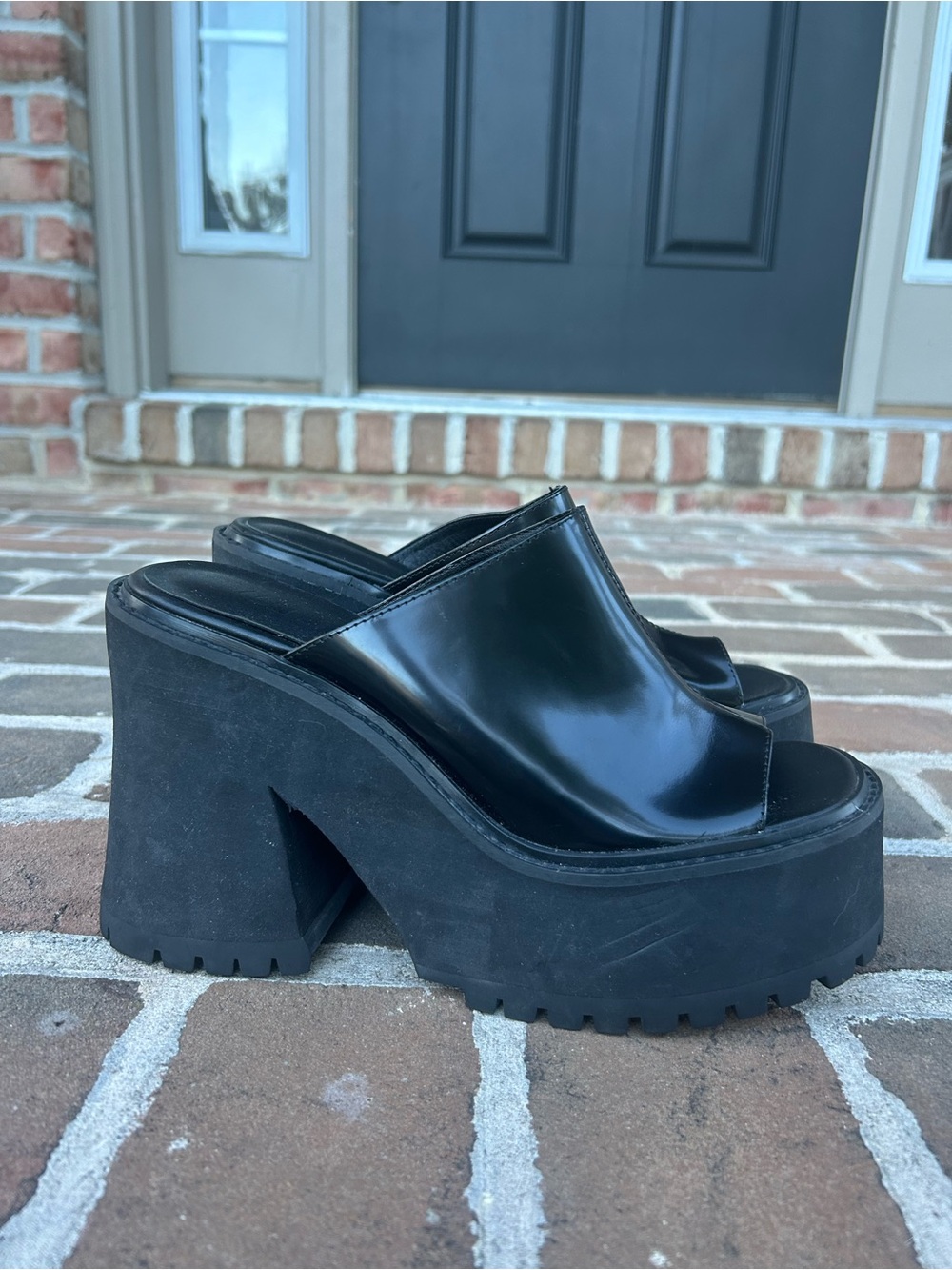UNIF Becca black leather super chunky platform sandals slides 8